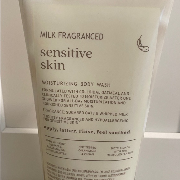 Bath & Body Works milk fragranced moisturizing body wash - Picture 5 of 5